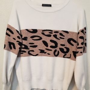 White/leopard print sweater